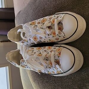 Converse CTAS Lo Eva Lift Sunflower Ox trainers